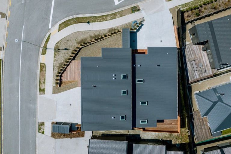 Photo of property in 21 Fenton Avenue, Wanaka, 9305