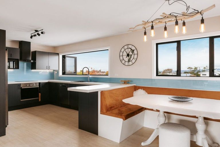 Photo of property in 103b Simpson Road, Papamoa Beach, Papamoa, 3118