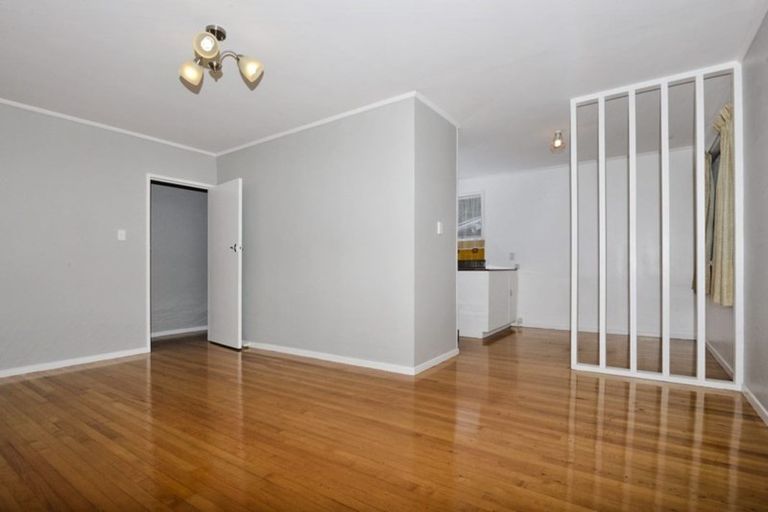 Photo of property in 60 Riverpark Crescent, Henderson, Auckland, 0610