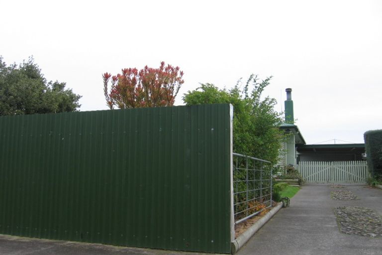 Photo of property in 24 Tararua Terrace, Cloverlea, Palmerston North, 4412