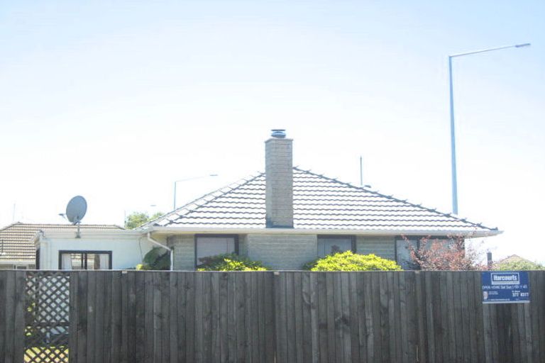 Photo of property in 2 Bellina Place, Broomfield, Christchurch, 8042