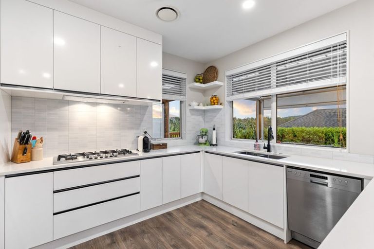 Photo of property in 21 Flavell Drive, Orewa, 0931