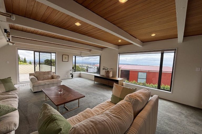 Photo of property in 5 Drayton Drive, Mount Pleasant, Christchurch, 8081