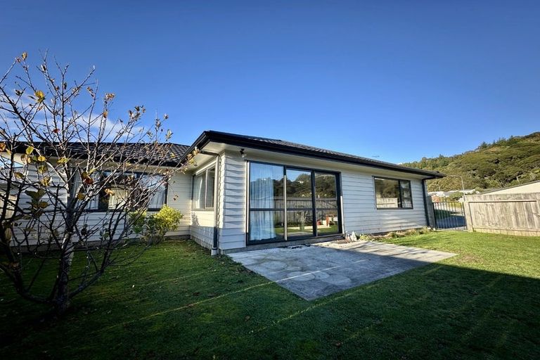 Photo of property in 6 Moonsail Drive, Whitby, Porirua, 5024