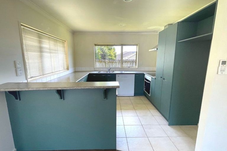 Photo of property in 28 Raphoe Road, Flat Bush, Auckland, 2019