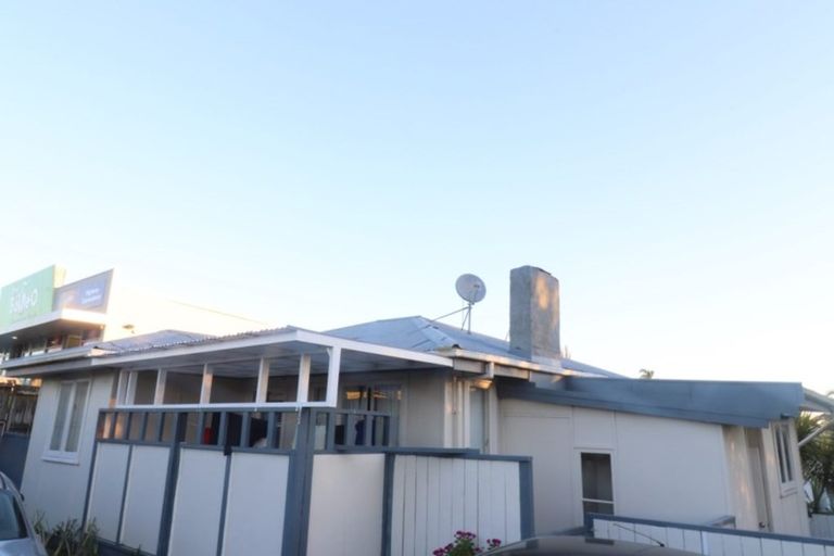 Photo of property in 5 Schnapper Rock Road, Greenhithe, Auckland, 0632