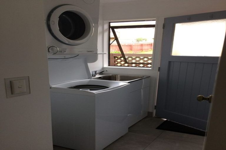 Photo of property in 1/67 Hector Street, Seatoun, Wellington, 6022