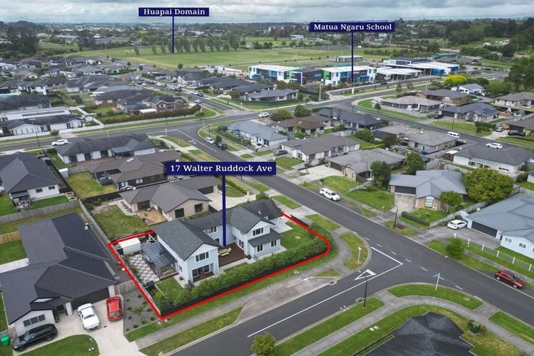 Photo of property in 17 Walter Ruddock Avenue, Kumeu, 0810