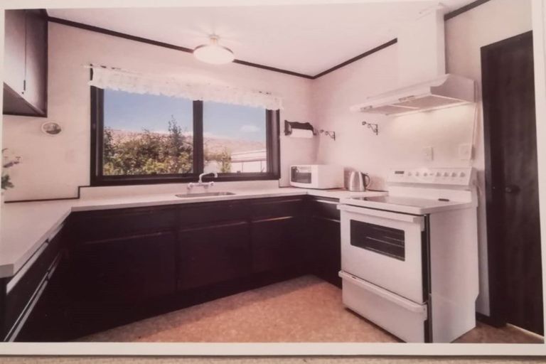 Photo of property in 2/54 Sunderlands Road, Half Moon Bay, Auckland, 2012