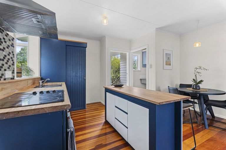 Photo of property in 16 Trafalgar Street, Westown, New Plymouth, 4310