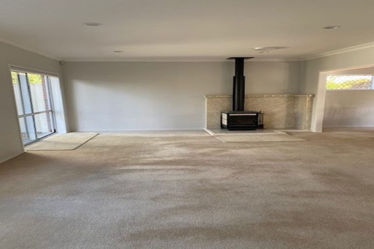 Photo of property in 2/49 Castor Road, Castor Bay, Auckland, 0620