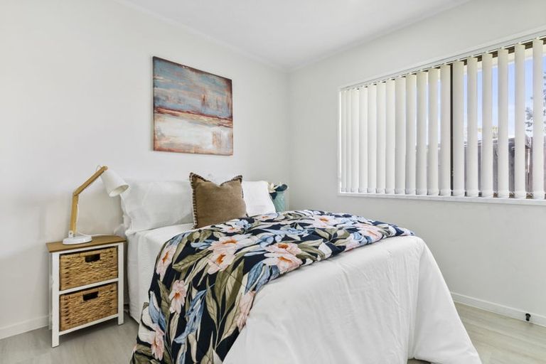 Photo of property in 2/49 Larne Avenue, Pakuranga Heights, Auckland, 2010