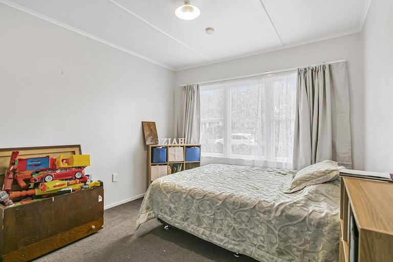 Photo of property in 64 Friedlanders Road, Manurewa, Auckland, 2102