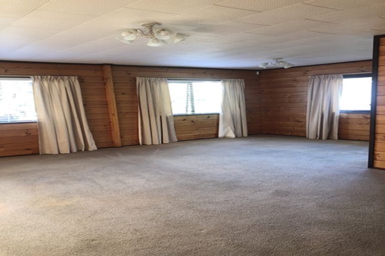 Photo of property in 5 Melia Grove, Goodwood Heights, Auckland, 2105