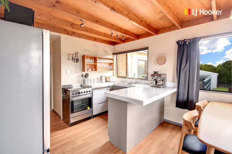 Photo of property in 52 Oxley Crescent, Broad Bay, Dunedin, 9014