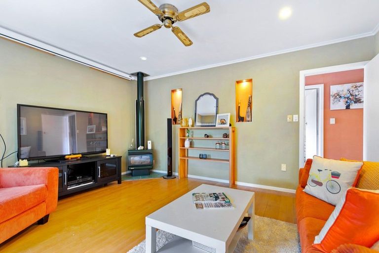 Photo of property in 18 Killarney Avenue, Torbay, Auckland, 0630