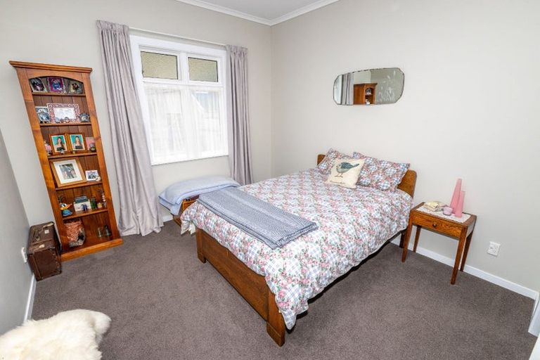 Photo of property in 190 Derwent Street, Island Bay, Wellington, 6023