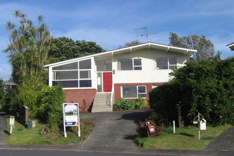 Photo of property in 22 Welland Place, Hillcrest, Auckland, 0627