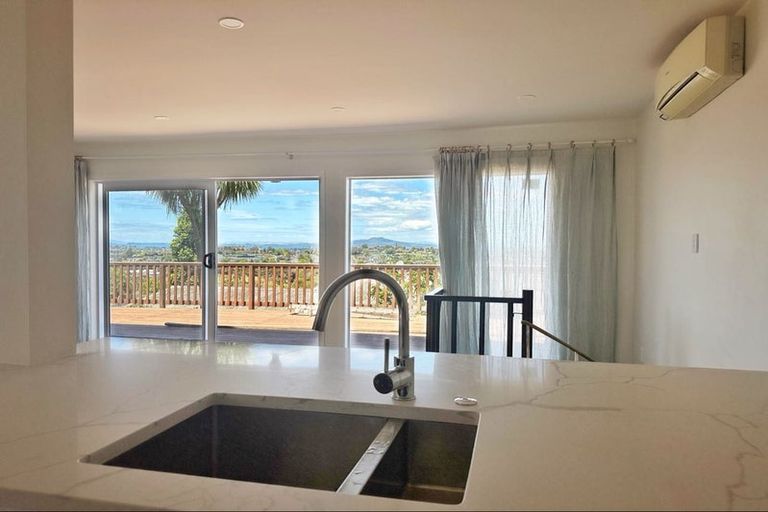 Photo of property in 1/82 Manuka Road, Glenfield, Auckland, 0629