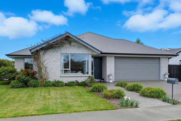 Photo of property in 42 Bronco Drive, Aidanfield, Christchurch, 8025