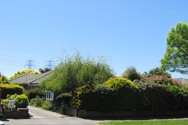 Photo of property in 304 Memorial Avenue, Burnside, Christchurch, 8053