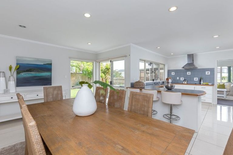 Photo of property in 12 Faldo Drive, Golflands, Auckland, 2013