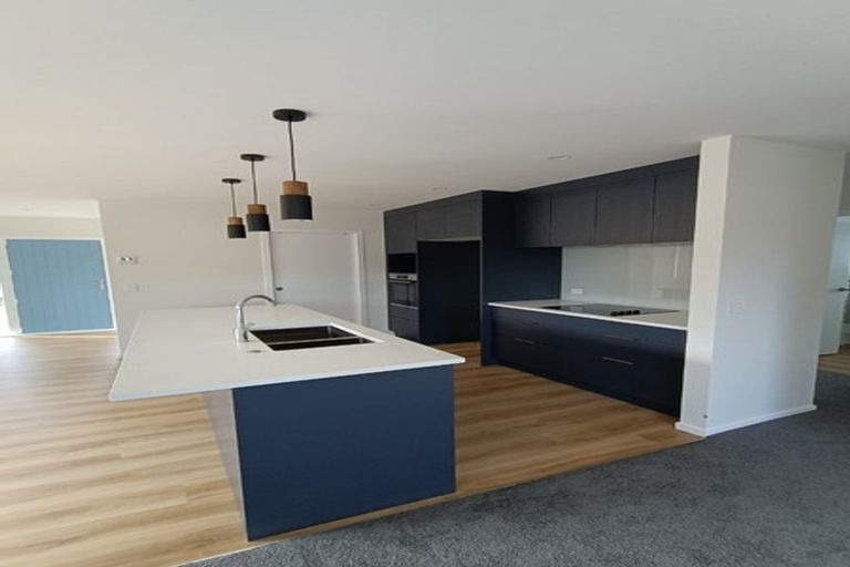 Photo of property in 28 Cynisca Crescent, Wallaceville, Upper Hutt, 5018