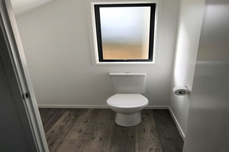 Photo of property in 12c Dawn Place, Te Atatu South, Auckland, 0610