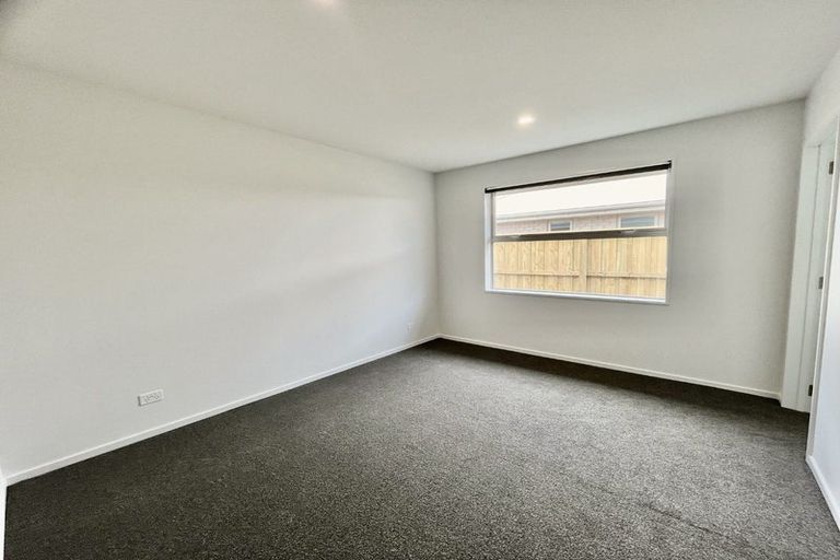 Photo of property in 5/172 Don Buck Road, Massey, Auckland, 0614