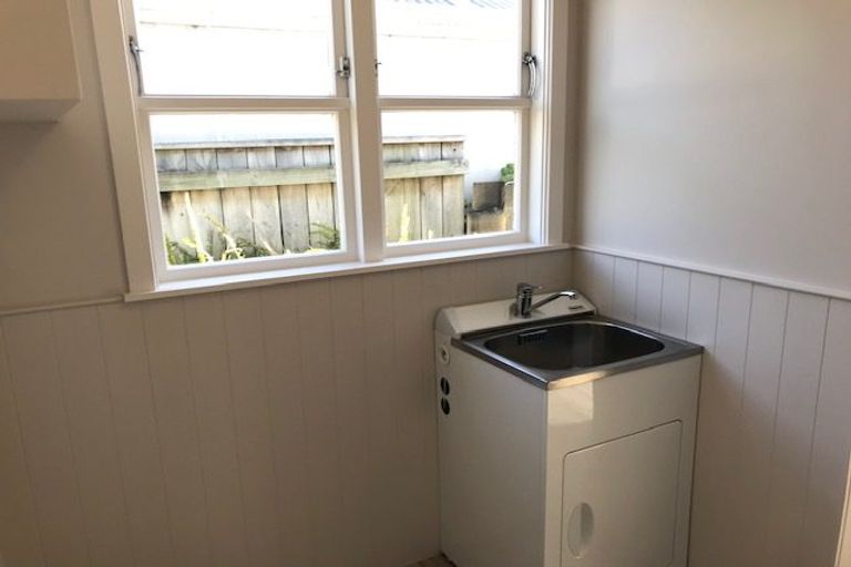 Photo of property in 27 Hautana Square, Woburn, Lower Hutt, 5010