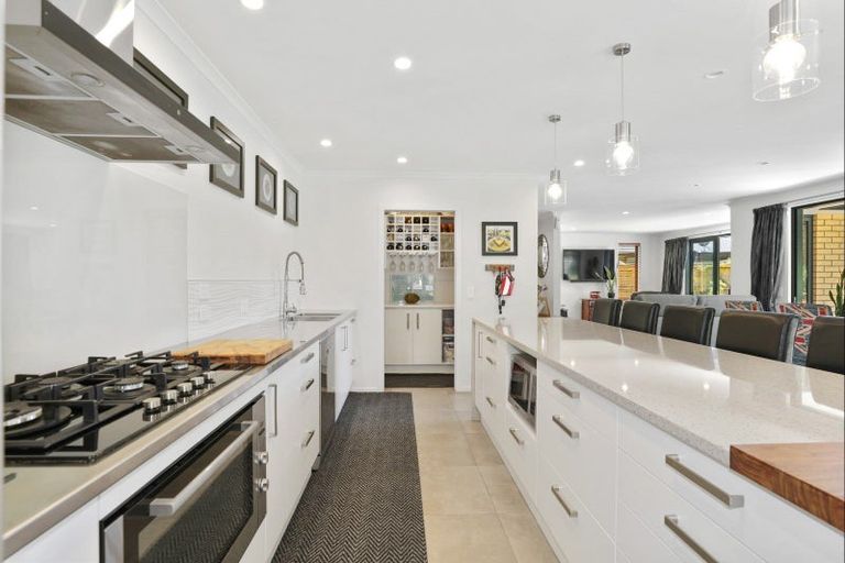 Photo of property in 16 Karaka Place, Kinloch, Taupo, 3377