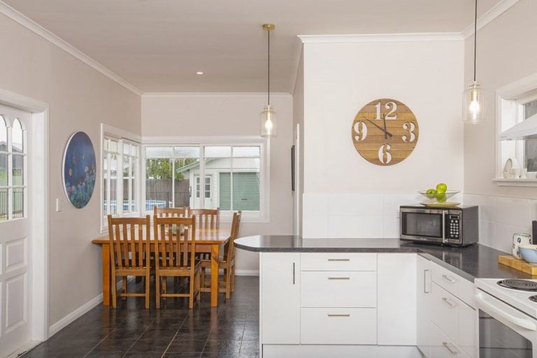 Photo of property in 59 Dublin Street, Martinborough, 5711