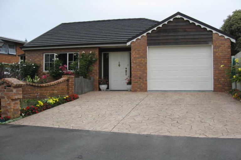 Photo of property in 8 Reading Street, Upper Riccarton, Christchurch, 8041