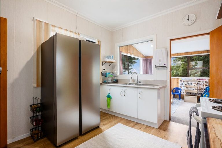 Photo of property in 15 Pukerua Beach Road, Pukerua Bay, 5026