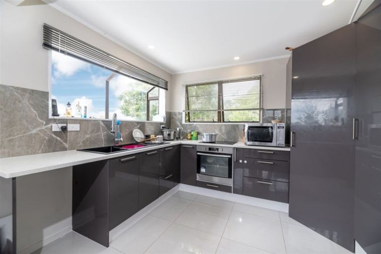 Photo of property in 33 Danube Lane, Glen Eden, Auckland, 0602