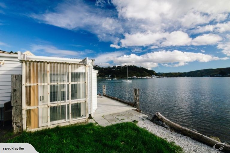 Photo of property in 18c Trevor Terrace, Paremata, Porirua, 5024