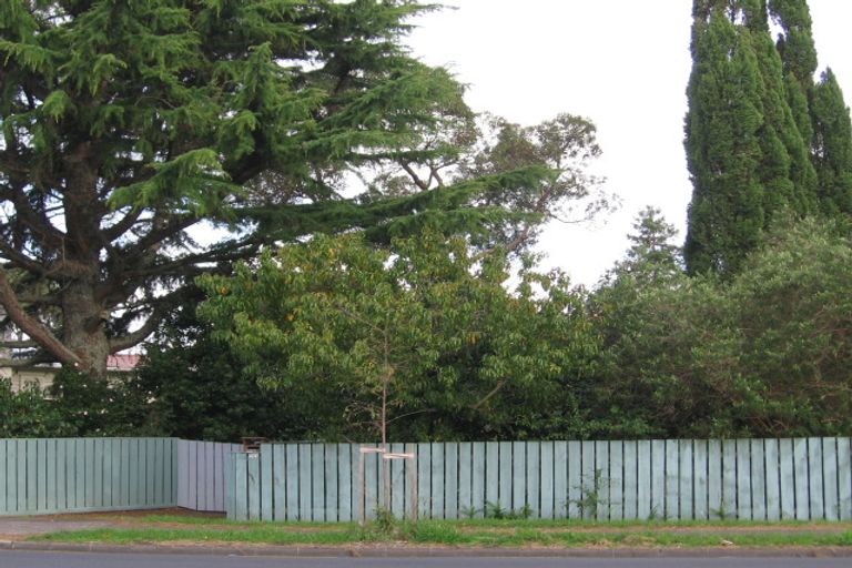 Photo of property in 400 West Coast Road, Glen Eden, Auckland, 0602