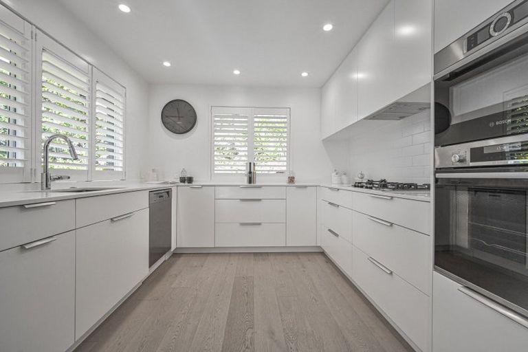 Photo of property in 42 Iona Road, Havelock North, 4130