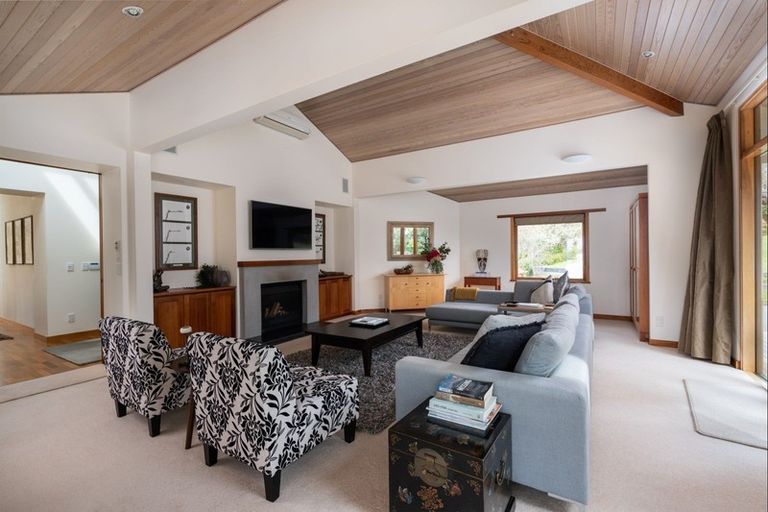 Photo of property in 27 Wakeman Road, Acacia Bay, Taupo, 3330