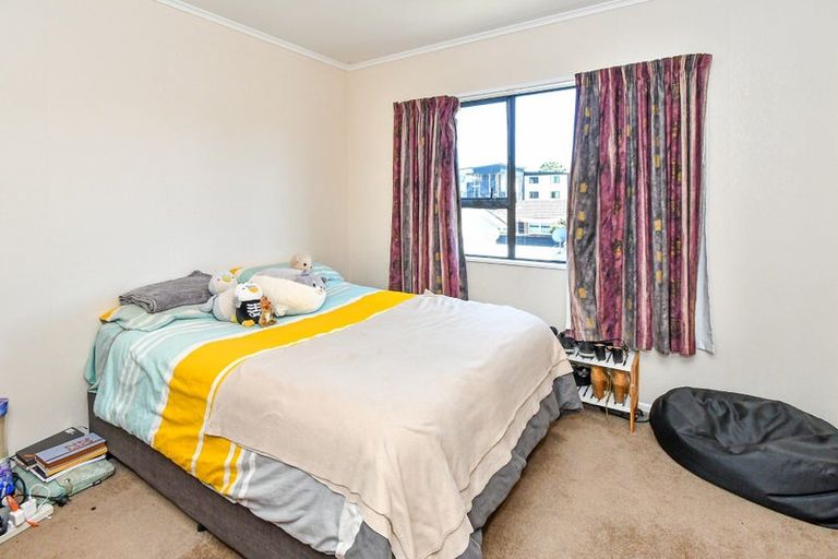 Photo of property in 1/1 Nelson Street, Papakura, 2110