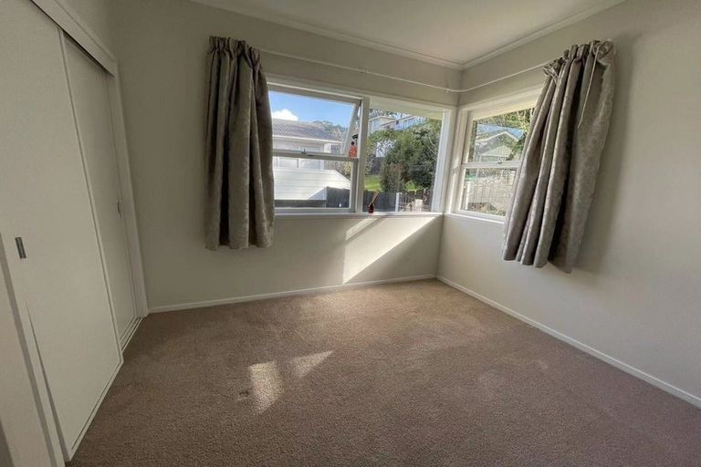 Photo of property in 54 Ravenwood Drive, Forrest Hill, Auckland, 0620