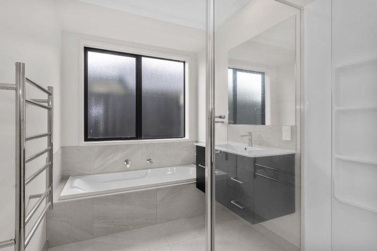 Photo of property in 5 Warlock Way, Papamoa, 3118