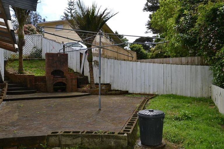 Photo of property in 66 Easton Park Parade, Glenfield, Auckland, 0629