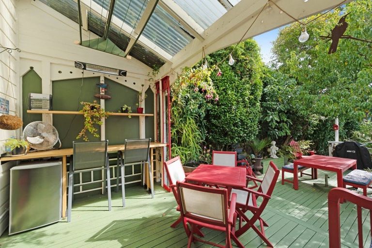 Photo of property in 18 Hall Street, Newtown, Wellington, 6021