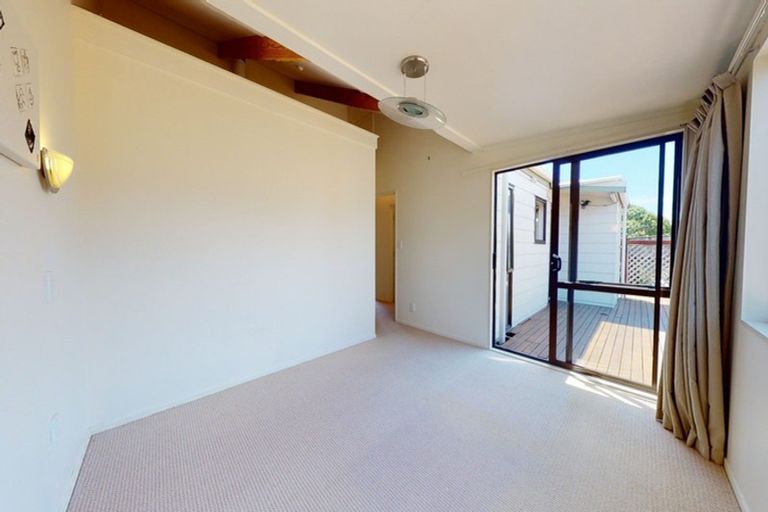 Photo of property in 4 Rangitane Grove, Waitarere Beach, Levin, 5510