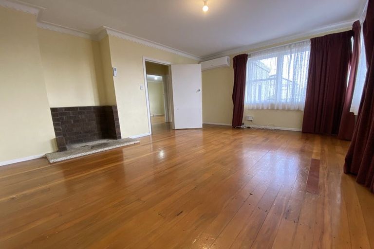 Photo of property in 46 Kohekohe Street, New Lynn, Auckland, 0600