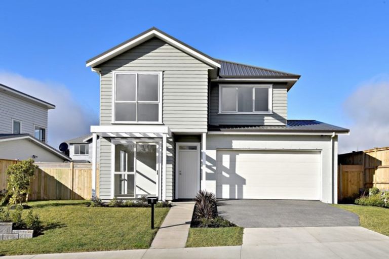 Photo of property in 13 Kukuwai Avenue, Red Beach, 0932