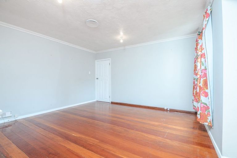 Photo of property in 94 Woodland Road, Johnsonville, Wellington, 6037