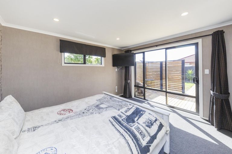 Photo of property in 5 Angelina Way, Kelvin Grove, Palmerston North, 4414