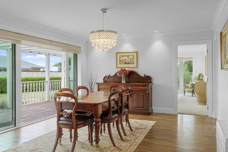 Photo of property in 10 Dundee Close, Darfield, 7510